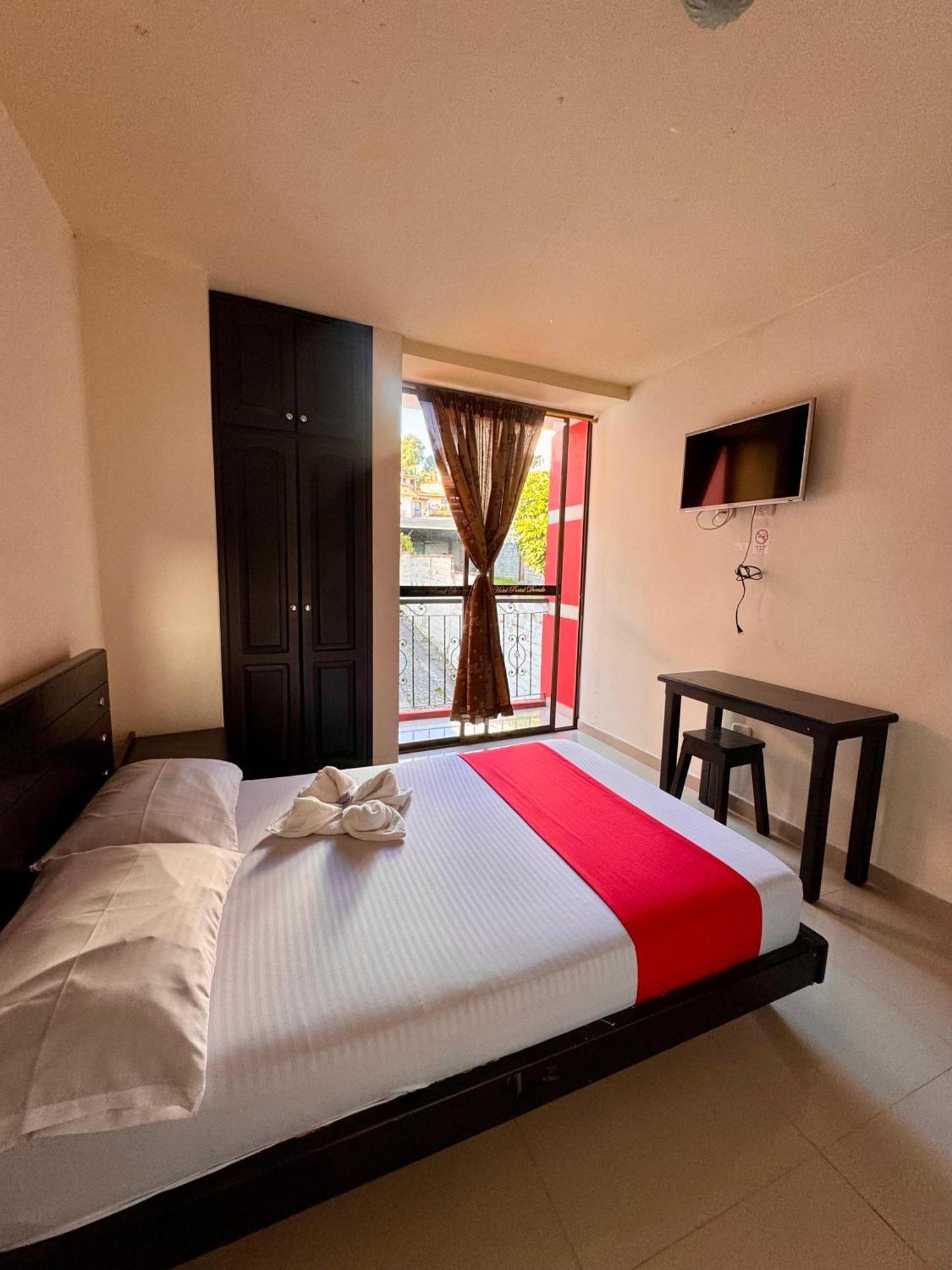 Hotel Portal Dorado Мариния Екстериор снимка