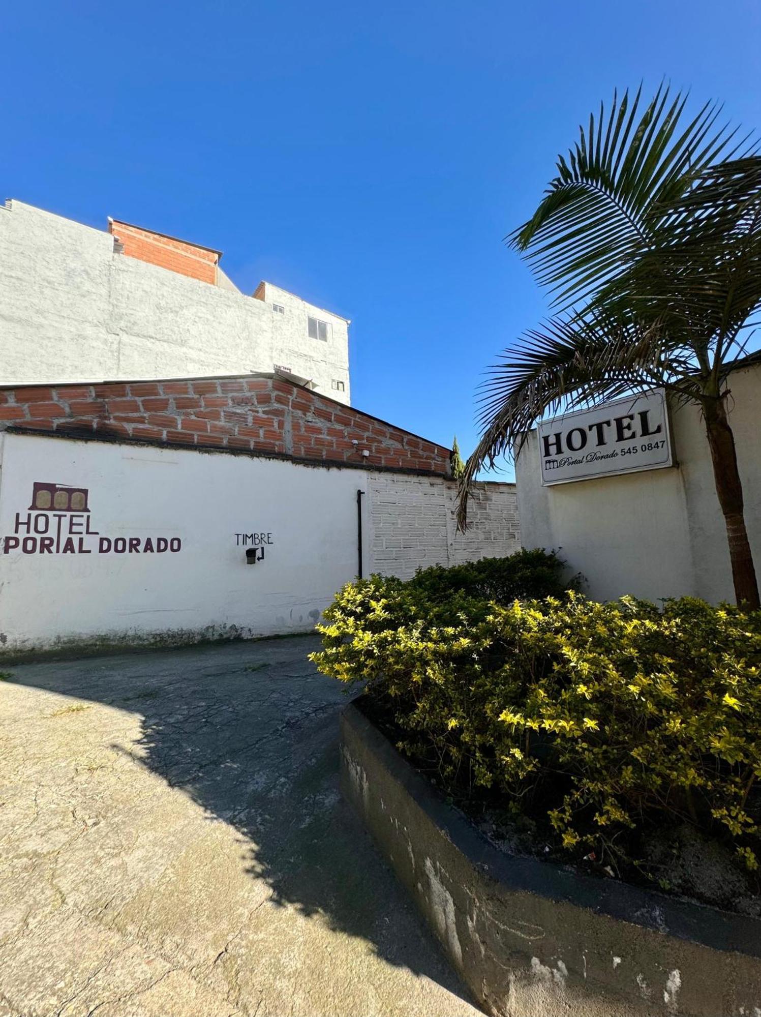 Hotel Portal Dorado Мариния Екстериор снимка